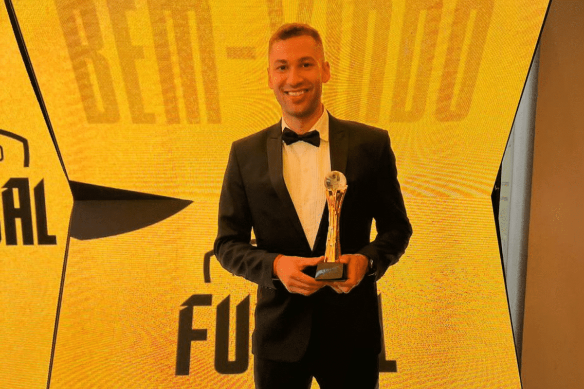 Brasileiro do Barcelona &eacute; eleito melhor do mundo e busca fazer hist&oacute;ria: &ldquo;Foco no Mundial 2024&rdquo;