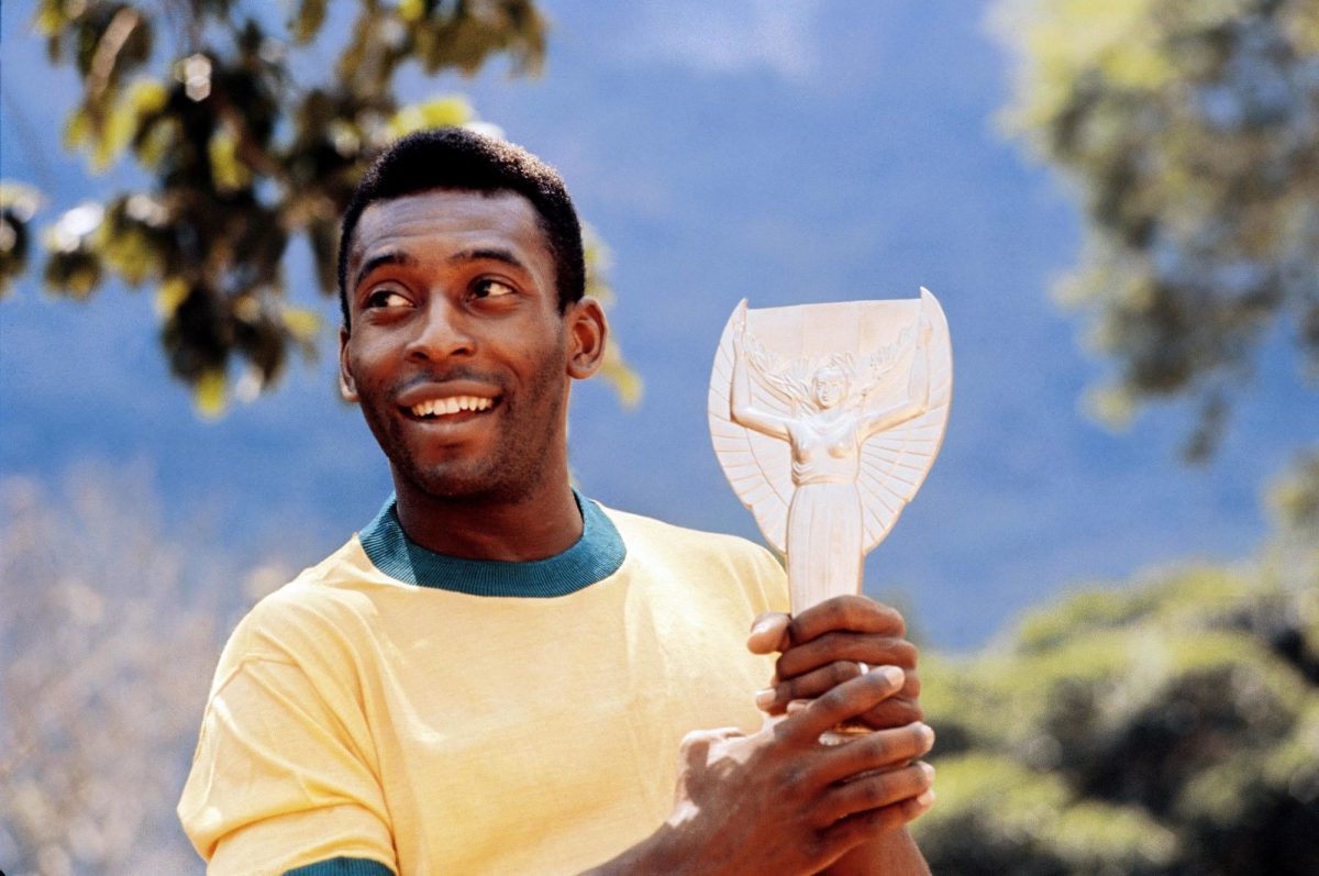 Pel&eacute; ganha homenagem emblem&aacute;tica do Comit&ecirc; Ol&iacute;mpico Brasileiro