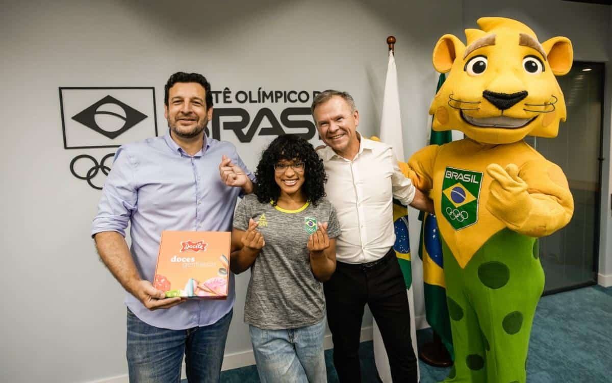 Marca de doce de Rayssa Leal e Rebeca Andrade vira parceira do Brasil para Paris 2024