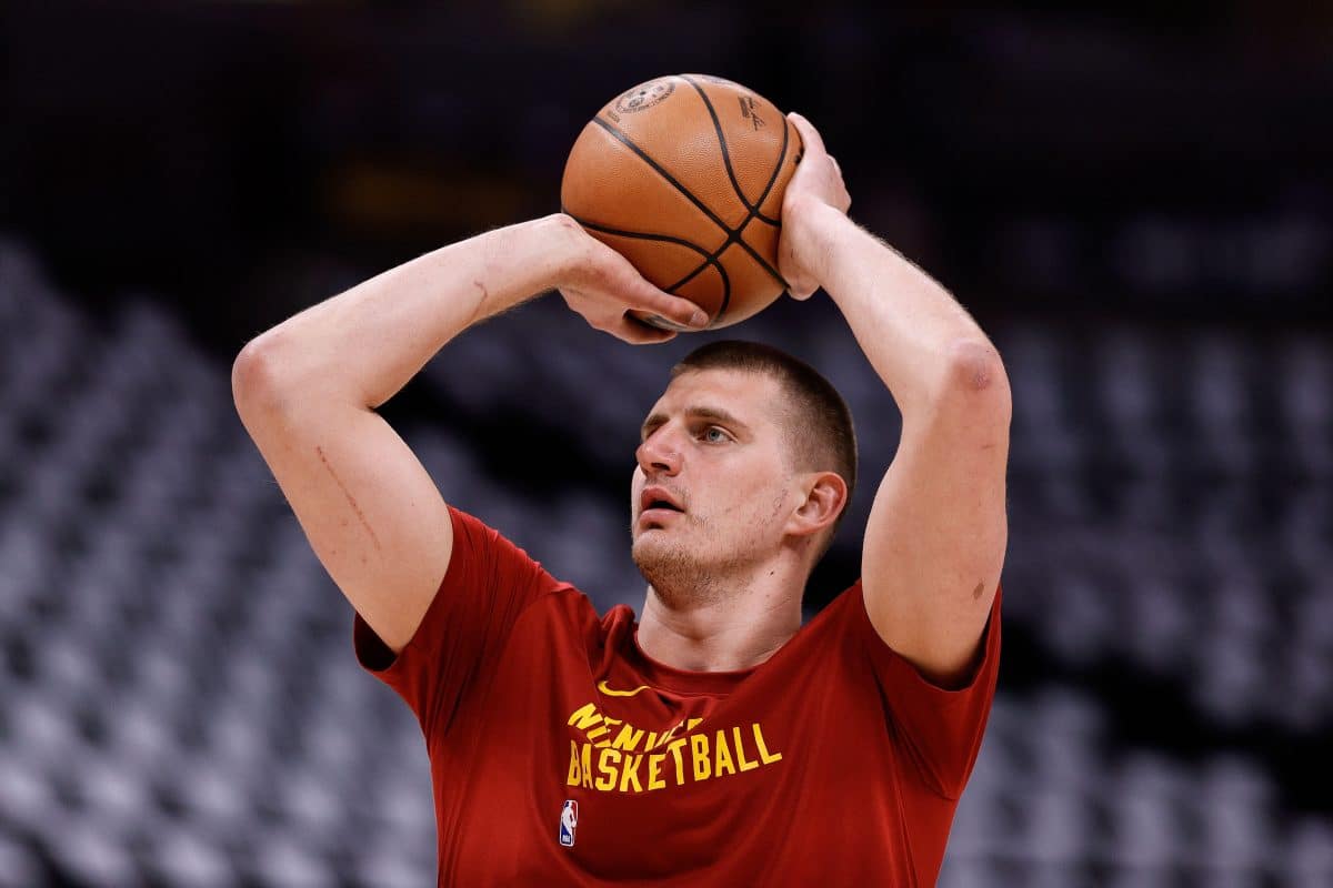 Tipos de arremesso no basquete (2026): saiba como executar todos