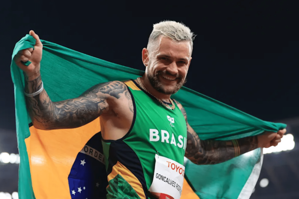 Minist&eacute;rio do Esporte revela valor milion&aacute;rio do bolsa atleta de Vin&iacute;cius Rodrigues