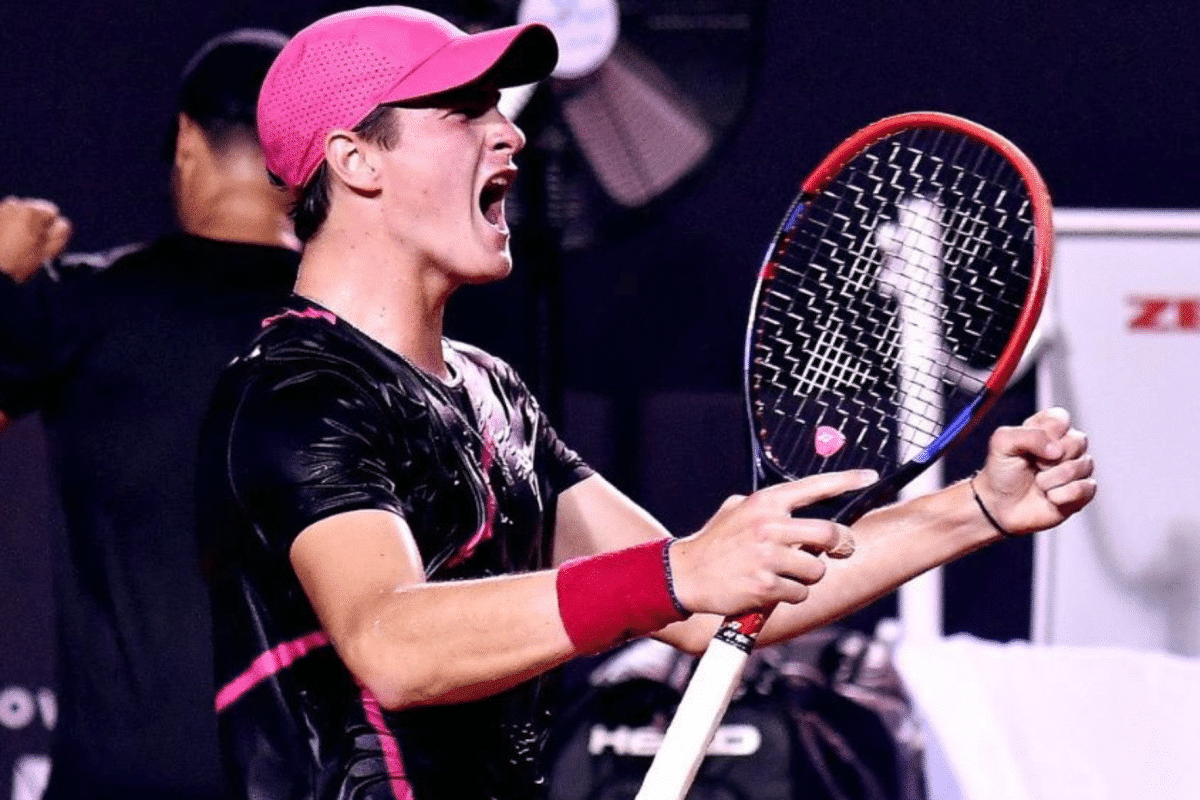 Jo&atilde;o Fonseca faz hist&oacute;ria no Rio Open e consegue feito in&eacute;dito no t&ecirc;nis mundial