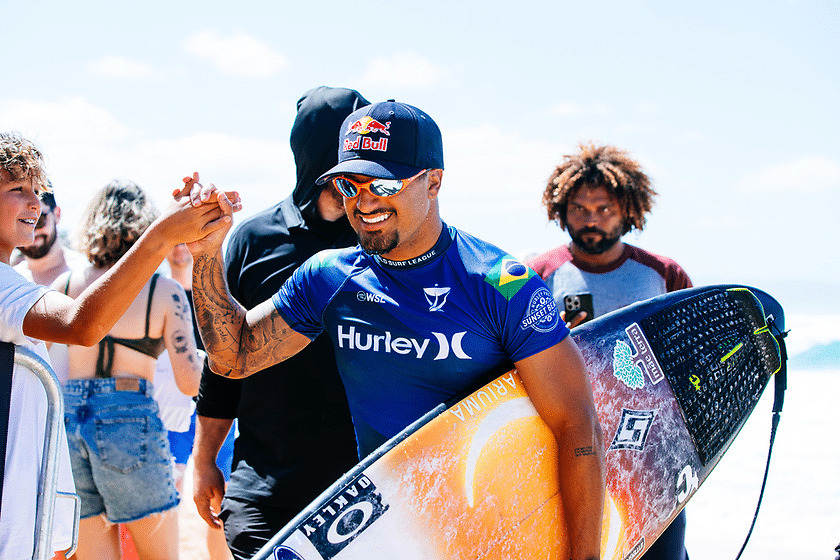 Italo Ferreira comenta sobre a Olimp&iacute;ada no Taiti: &ldquo;Se eu estivesse, ia ser s&oacute; porrada&rdquo;