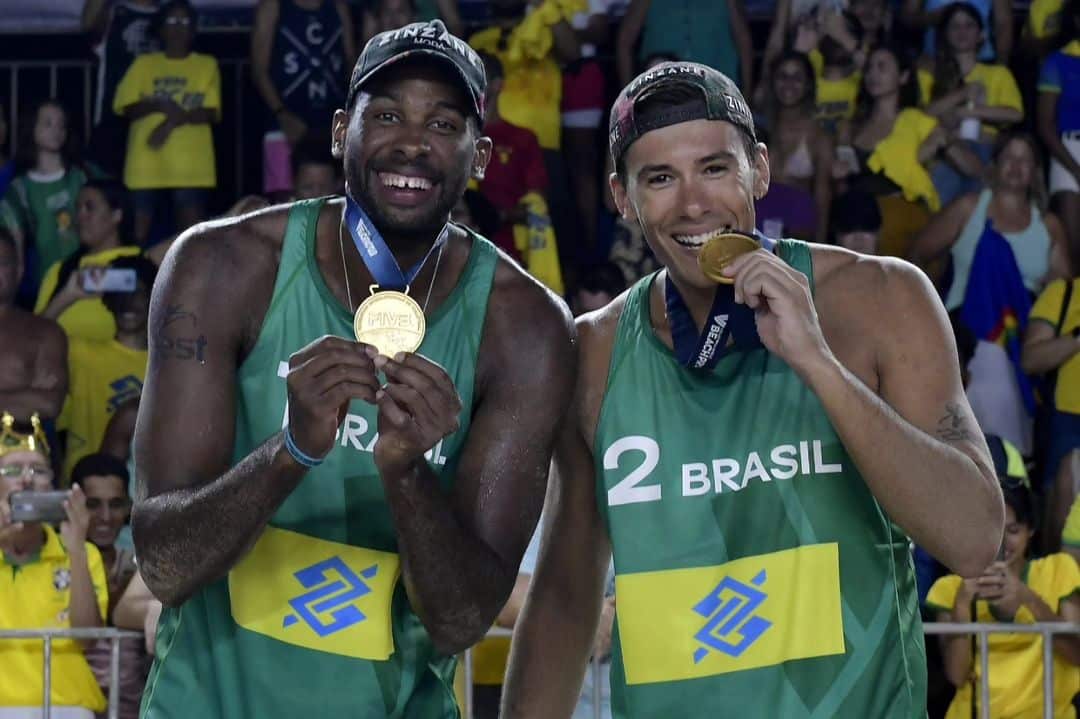 Brasileiros no topo! Dupla brasileira conquista t&iacute;tulo no v&ocirc;lei de praia
