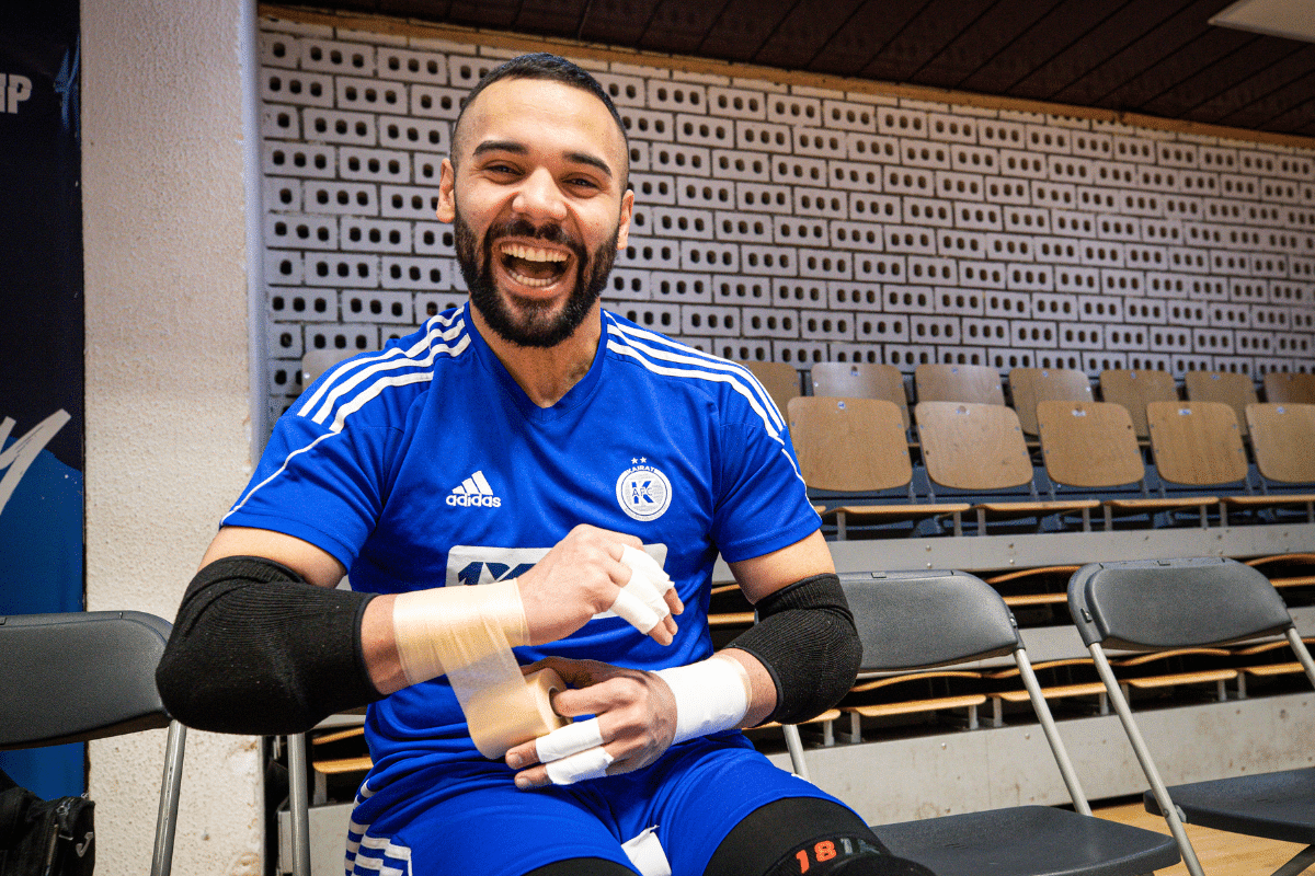 Goleiro artilheiro do Brasil faz sucesso no Cazaquist&atilde;o e marca gol na Champions League