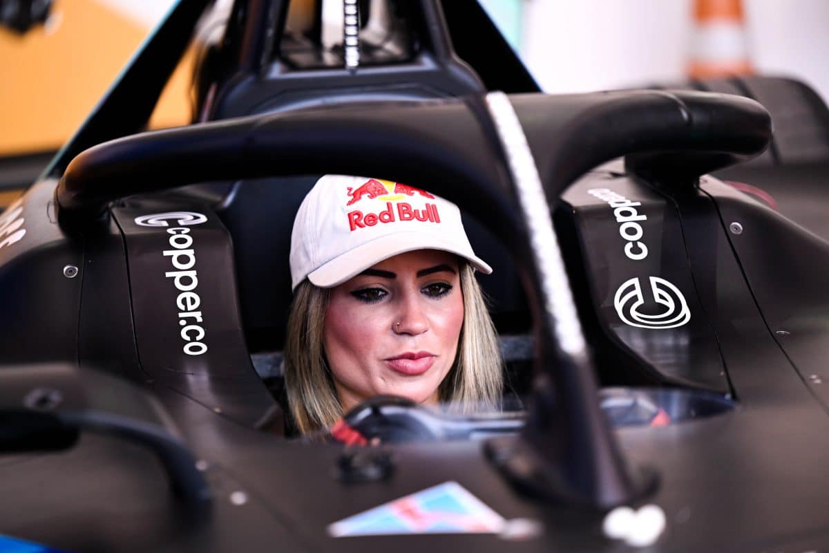 Let&iacute;cia Bufoni vai al&eacute;m do skate e se aventura na Porsche Cup: &ldquo;&Eacute; SURREAL!&rdquo;