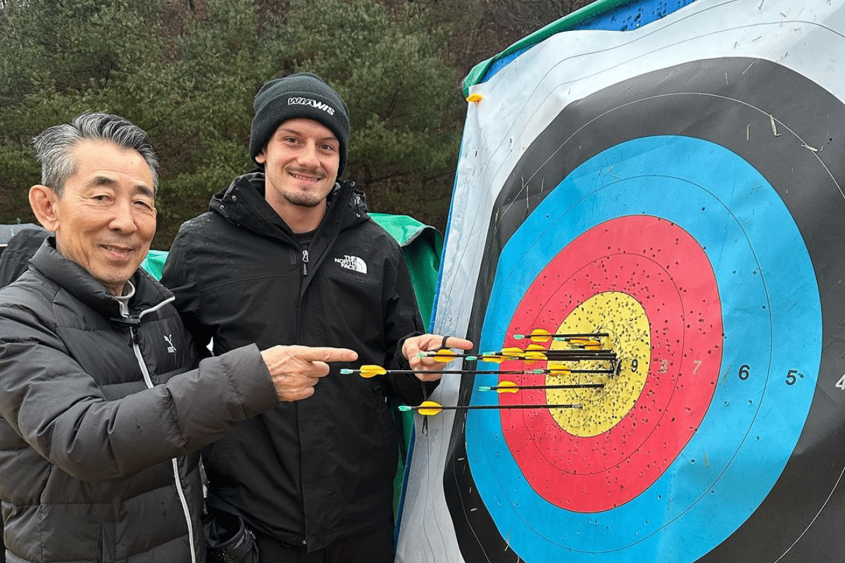 &Iacute;dolo do tiro com arco mundial, Mr. Kim &lsquo;ensina&rsquo; treinadores e atletas do Brasil
