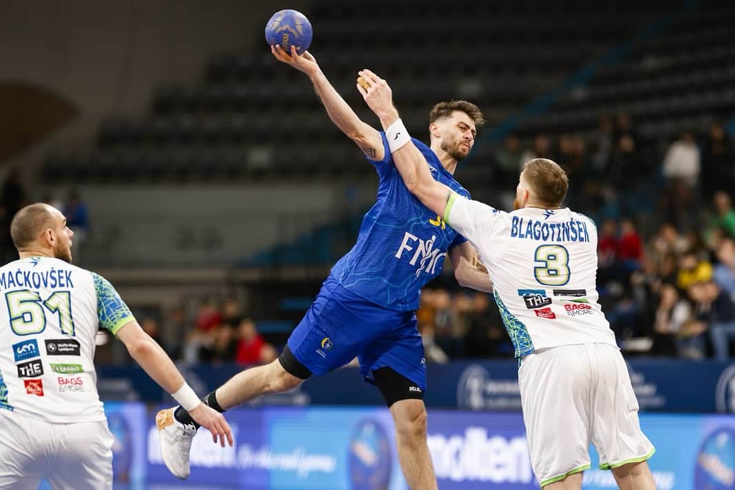 POR POUCO! Em jogo com viradas, Brasil perde na estreia do Pr&eacute;-Ol&iacute;mpico de Handebol