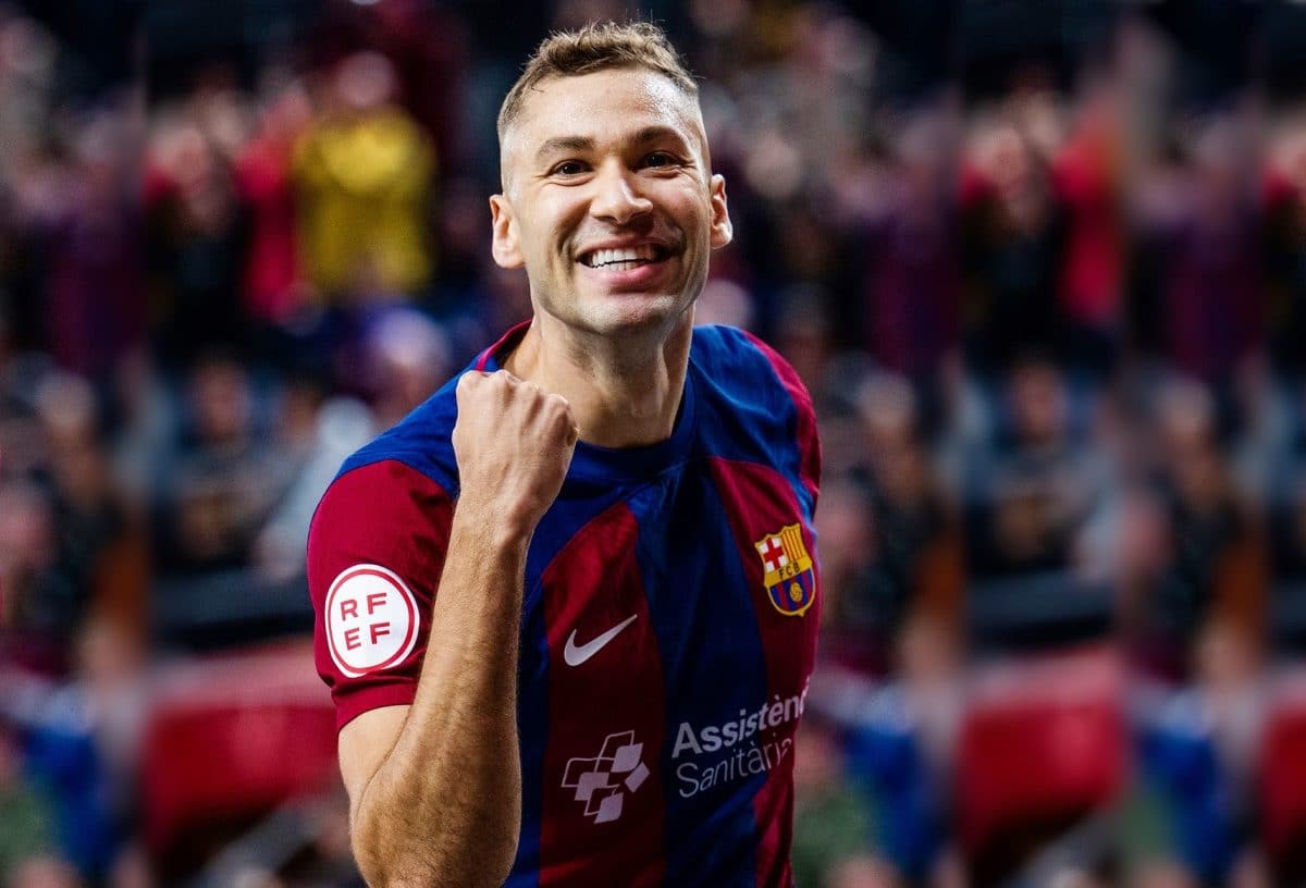 Melhor do mundo, Pito detalha trajet&oacute;ria at&eacute; o sucesso no Barcelona e faz revela&ccedil;&atilde;o sobre Mundial