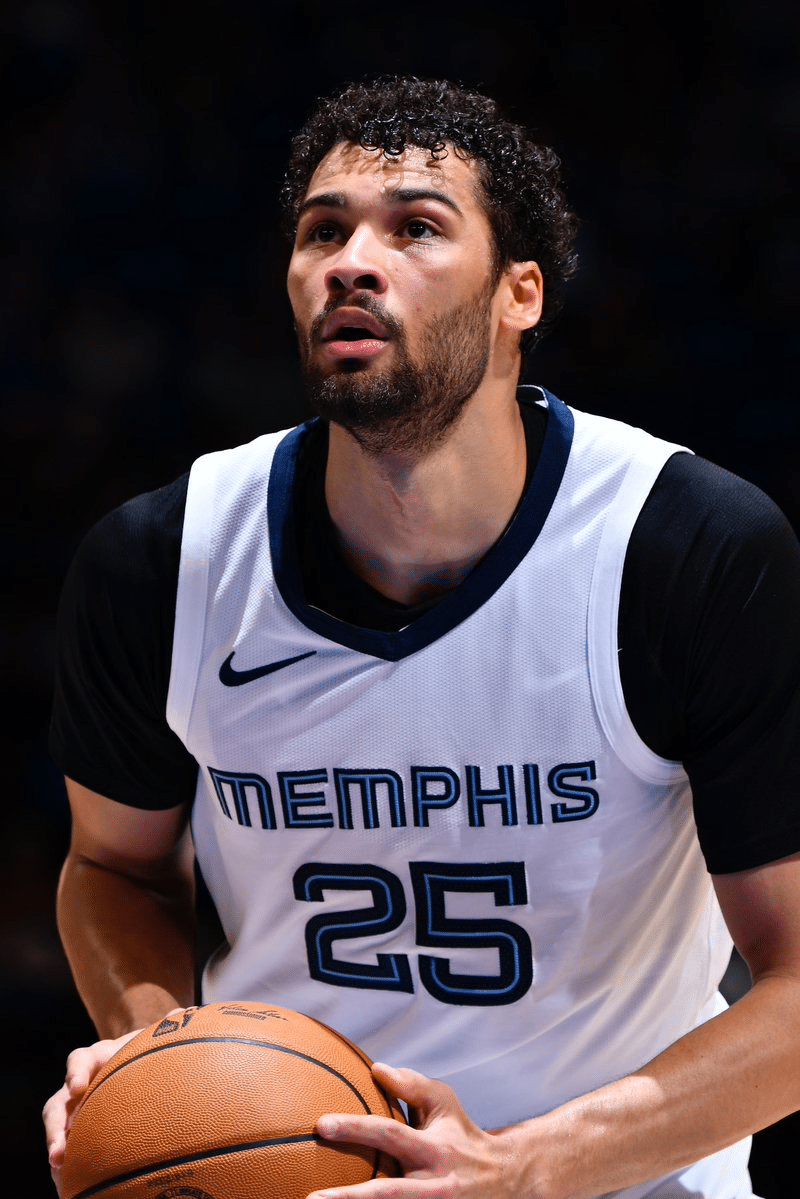 T&eacute;cnico do Memphis Grizzlies rasga elogios ao M&atilde;ozinha na NBA
