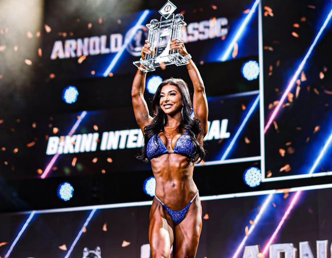 Lauralie Chapados hist&oacute;ria no fisiculturismo e t&iacute;tulos