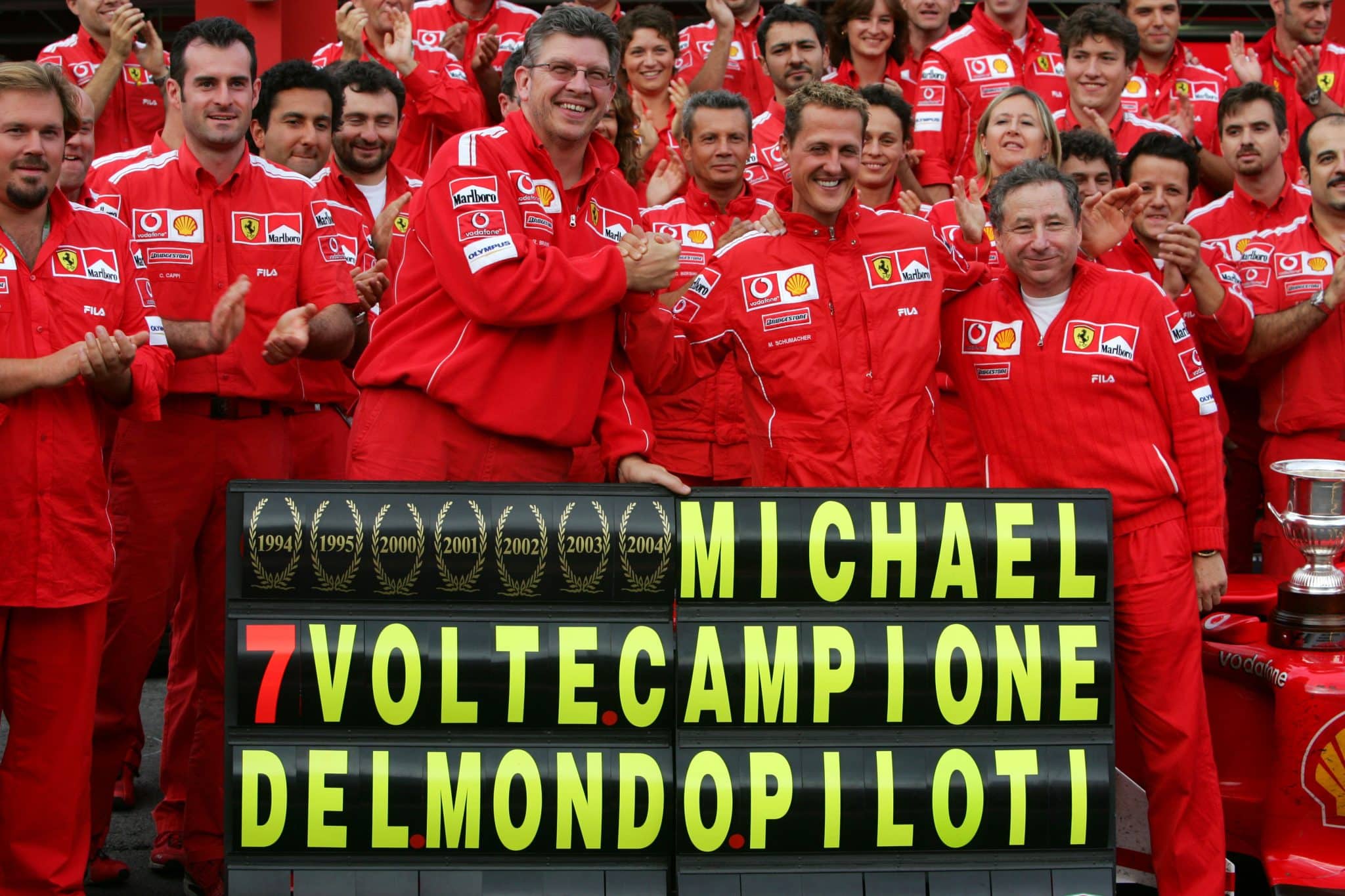 Schumacher campe&atilde;o Ferrari 2004