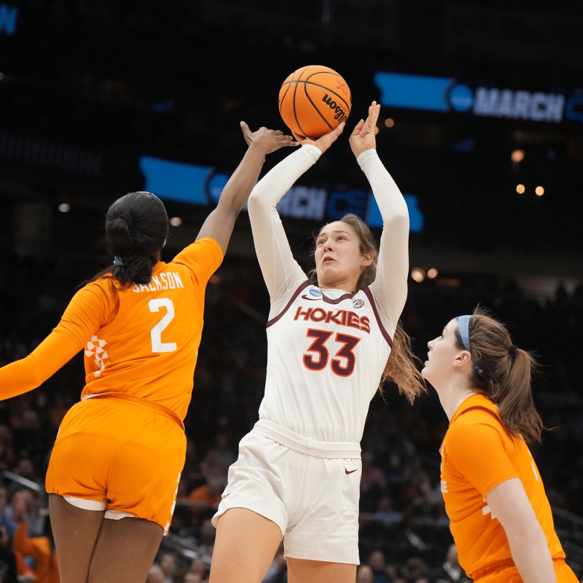 Draft WNBA 2024: quem &eacute; Elizabeth Kitley, a estrela do basquete universit&aacute;rio?