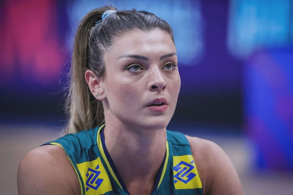 Rosamaria de volta ao Brasil? Time da Superliga prepara opera&ccedil;&atilde;o pela oposta da Sele&ccedil;&atilde;o