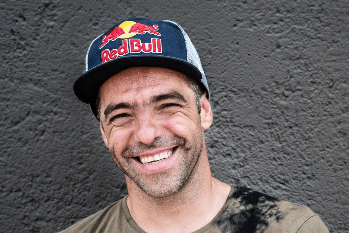 Lenda do skate, Mineirinho aponta os pr&oacute;ximos talentos brasileiros al&eacute;m de Rayssa Leal