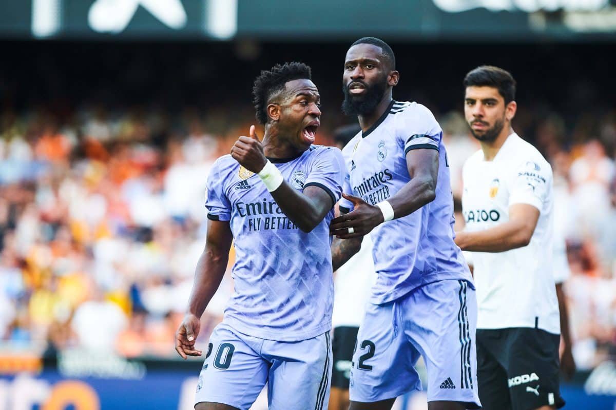 FIFA confirma medidas radicais em novo protocolo antirracismo no futebol