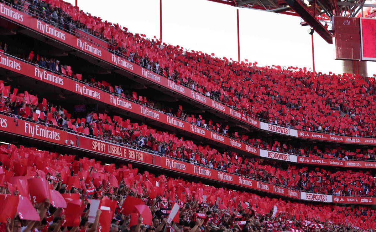 Saiba quais s&atilde;o as maiores torcidas de Portugal (2026)
