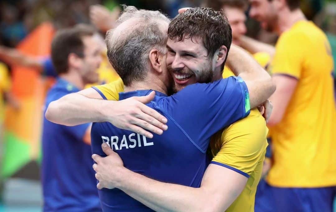 GOLPE FINAL! Rea&ccedil;&otilde;es de Bernardinho e Bruninho acendem esperan&ccedil;a no Brasil em Paris 2024