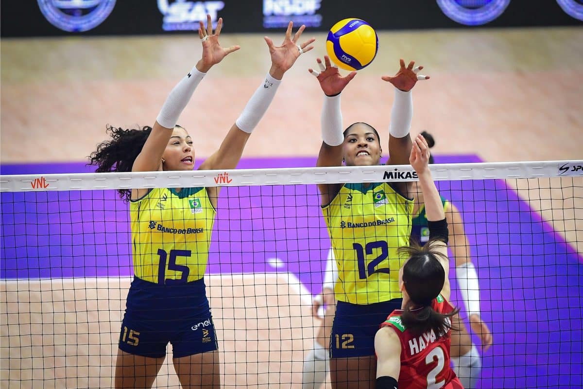 Jovem comete erro crucial e Brasil &eacute; eliminado pelo Jap&atilde;o em jogo &Eacute;PICO