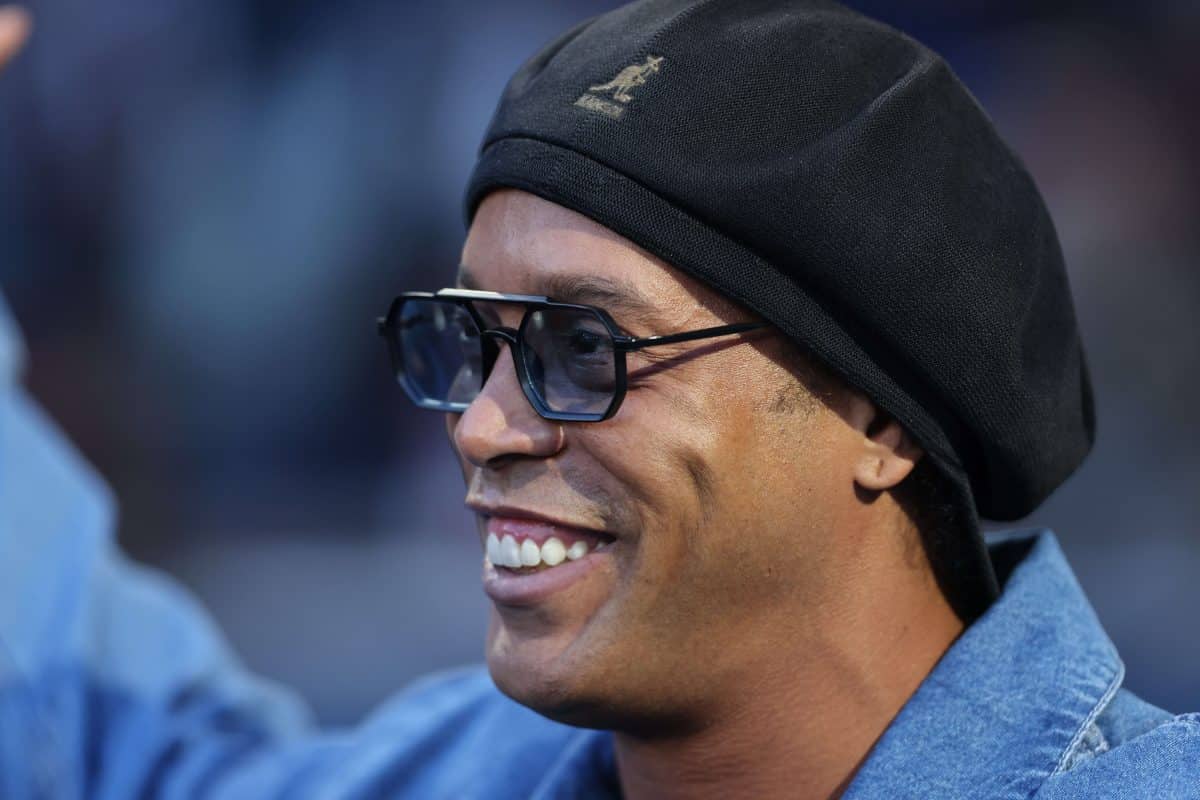 Depois de pol&ecirc;mica, Ronaldinho Ga&uacute;cho volta a atacar a Sele&ccedil;&atilde;o Brasileira: &ldquo;Uma vergonha!&rdquo;