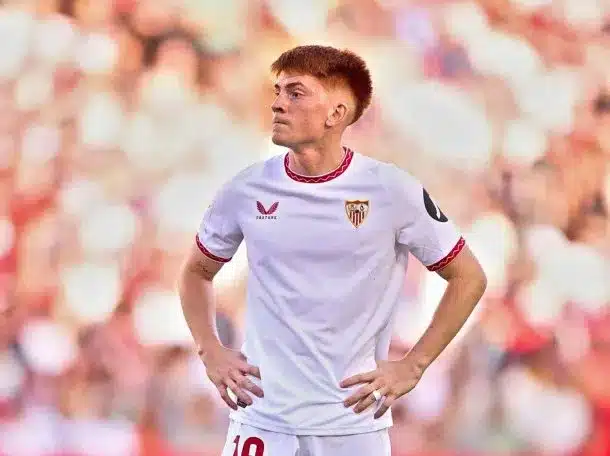 BOM E BARATO! A melhor op&ccedil;&atilde;o de lateral-esquerdo do Modo Carreira no EA FC 25