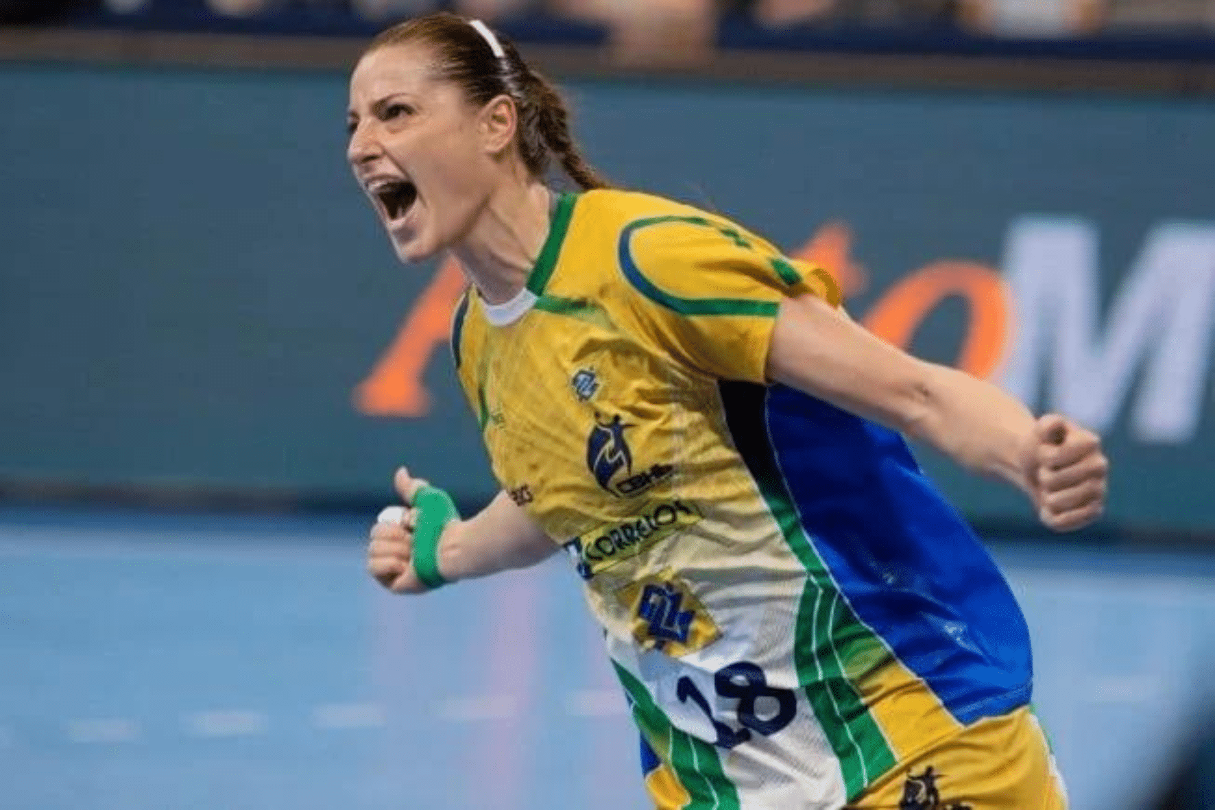 Armadora esquerda da sele&ccedil;&atilde;o brasileira, Duda Amorim foi eleita a melhor jogadora do mundo de 2014