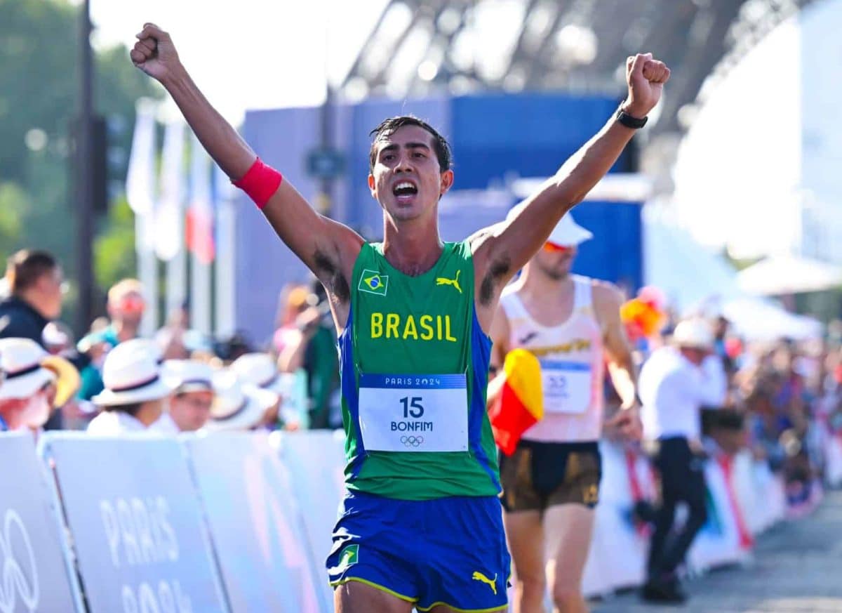[Exclusiva] Caio Bonfim: de promessa no futebol a medalhista em Paris 2024 na marcha atl&eacute;tica