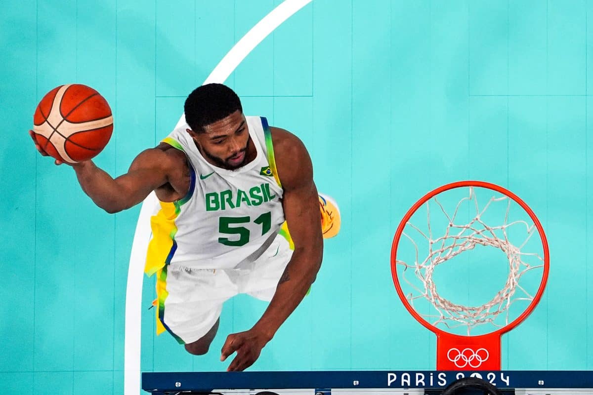Melhores jogadores de basquete do Brasil na hist&oacute;ria e na atualidade (2026)