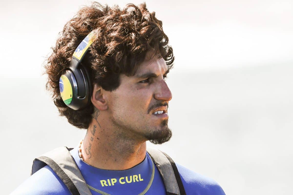 &ldquo;Roubo evidente&rdquo;, Peru busca recurso para tentar tirar o bronze de Gabriel Medina