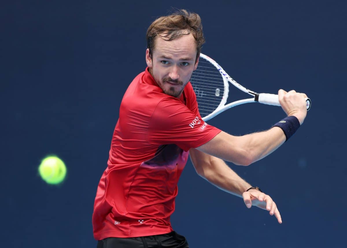 Daniil Medvedev: t&iacute;tulos, pol&ecirc;micas e biografia do tenista