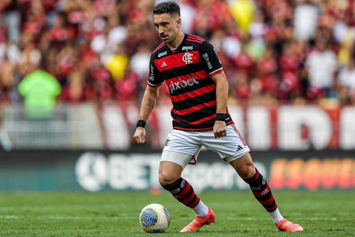 Melhores zagueiros do Brasil (2026): confira o top 10 da hist&oacute;ria e na atualidade