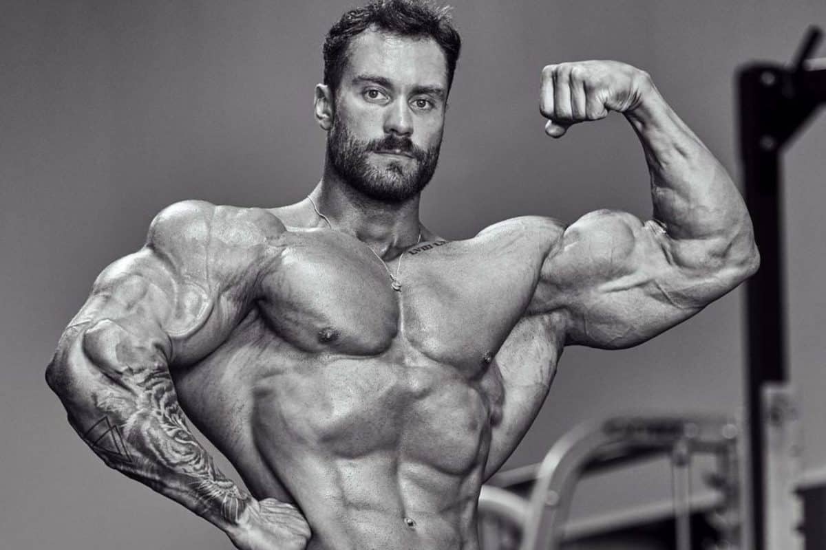 Chris Bumstead, o Cbum (2026): hist&oacute;ria, t&iacute;tulos, rivalidade com Ramon Dino no Mr. Olympia e curiosidades
