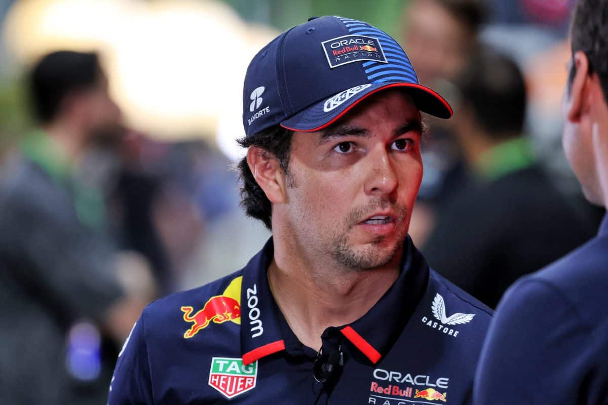 S&eacute;rgio P&eacute;rez ataca Liam Lawson e faz acusa&ccedil;&atilde;o s&eacute;ria contra a FIA na F&oacute;rmula 1