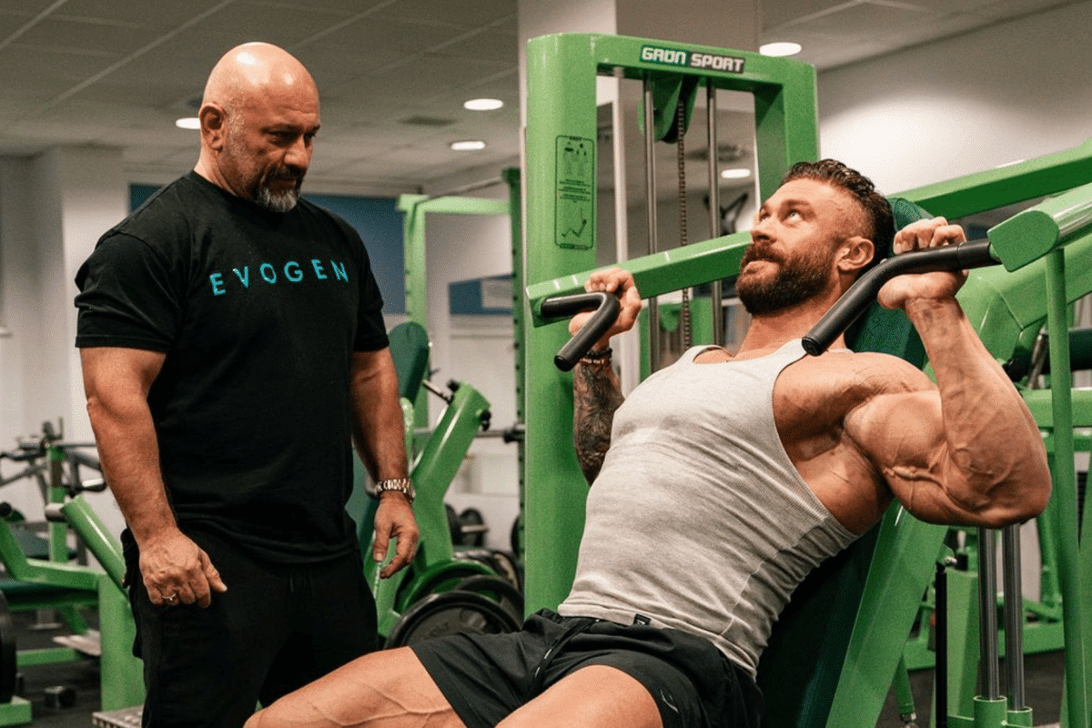 CBum faz emocionante homenagem a Hany Rambod ap&oacute;s aposentadoria: &ldquo;Maior de todos os tempos&rdquo;