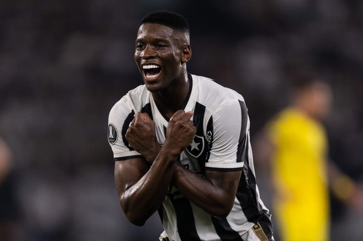 Her&oacute;i do Botafogo na Libertadores, Luiz Henrique quase abandonou o futebol por outro esporte