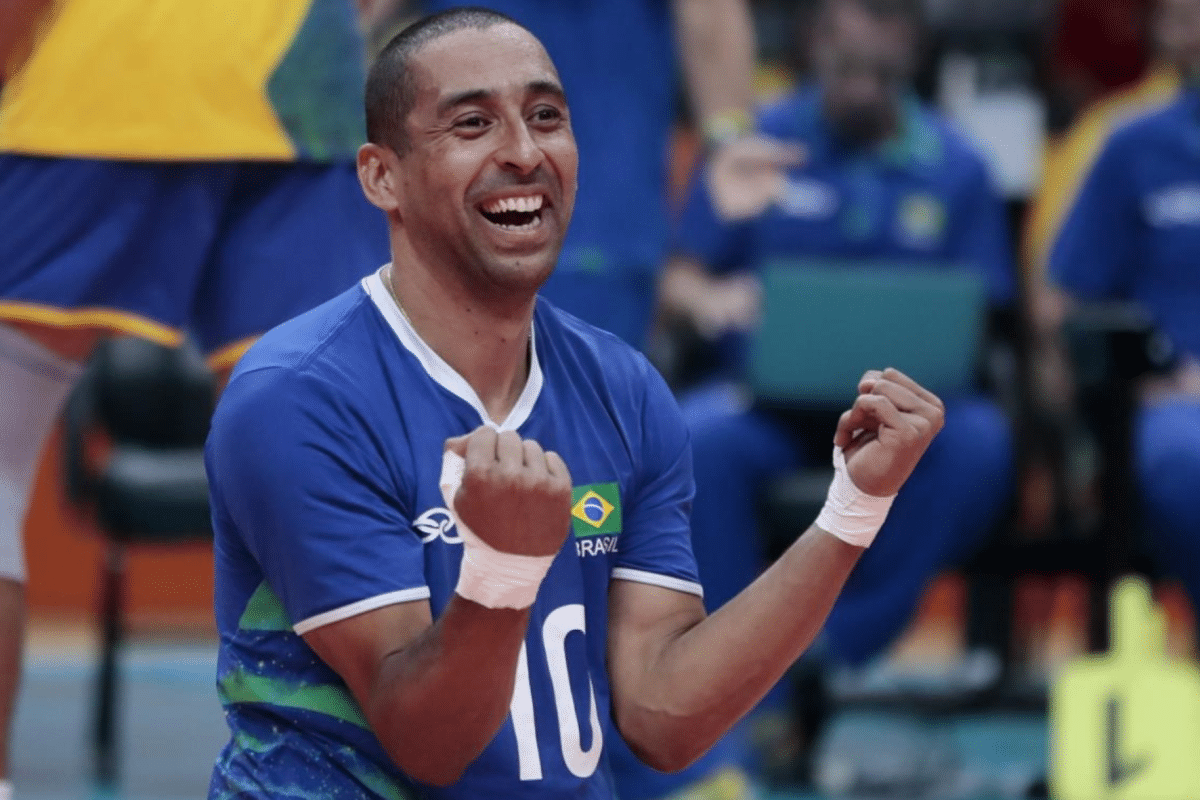 Josenildo Carvalho elege o melhor l&iacute;bero e n&atilde;o escala Serginho Escadinha: &ldquo;Ele &eacute; emblem&aacute;tico e mais&rdquo;