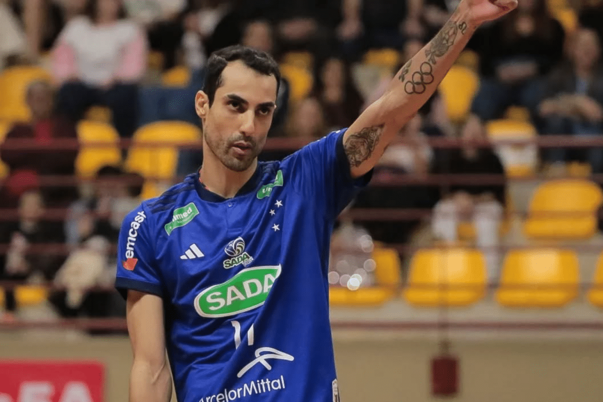 Douglas Souza abre o jogo sobre reserva no Mundial de Clubes: &ldquo;N&atilde;o sabem metade&rdquo;