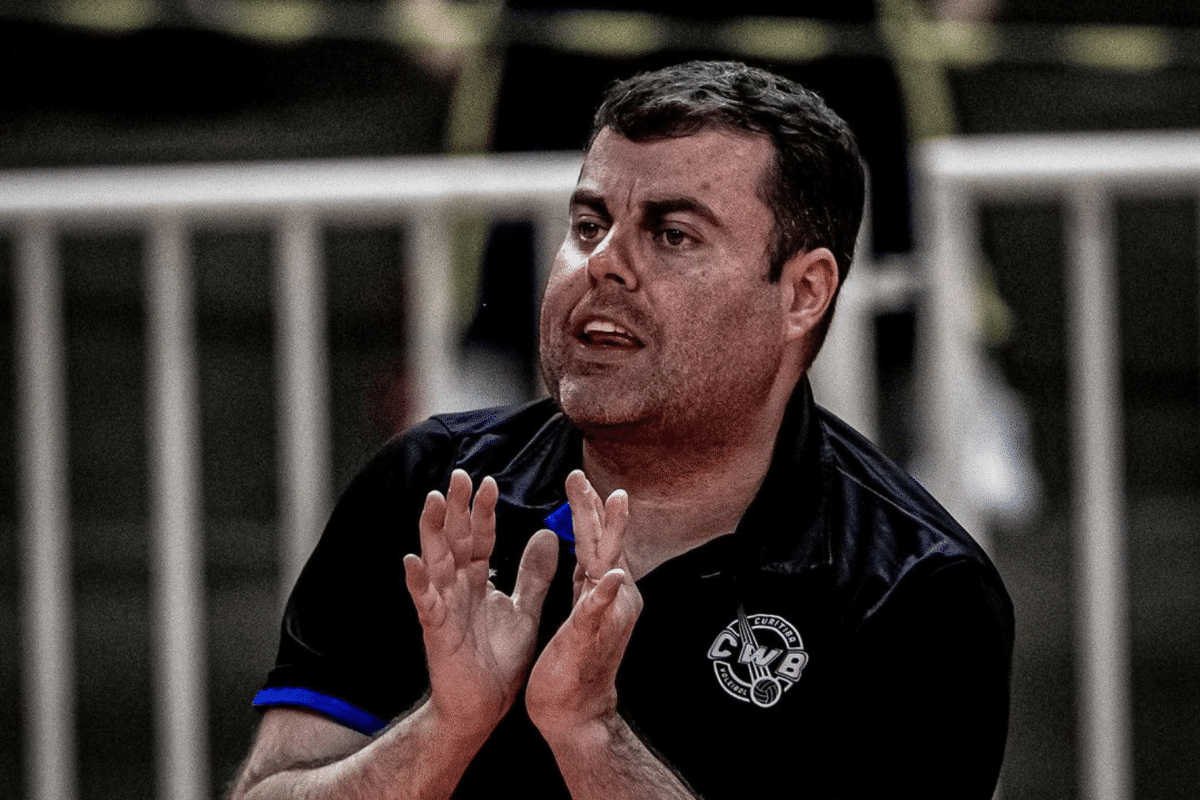 T&eacute;cnico Pedro Moska fala pela primeira vez ap&oacute;s demiss&atilde;o e recontrata&ccedil;&atilde;o na Superliga