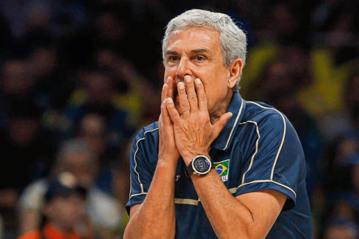 Z&eacute; Roberto explica n&atilde;o convoca&ccedil;&atilde;o de atleta: &ldquo;Precisa aprender a levantar para jogar na Sele&ccedil;&atilde;o&rdquo;