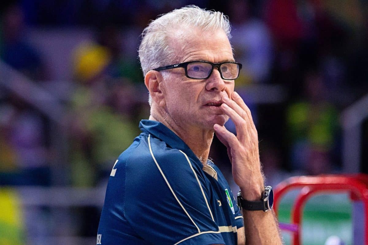Bernardinho &lsquo;corta&rsquo; titular do Brasil para decis&atilde;o contra a China na VNL