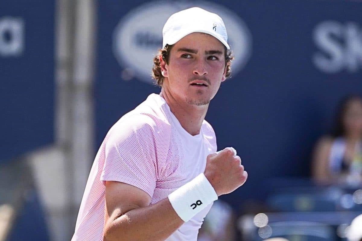 Jo&atilde;o Fonseca &eacute; eliminado em Toronto e recebe cr&iacute;ticas: &ldquo;Deixou de ser tenista e virou palestrante&rdquo;