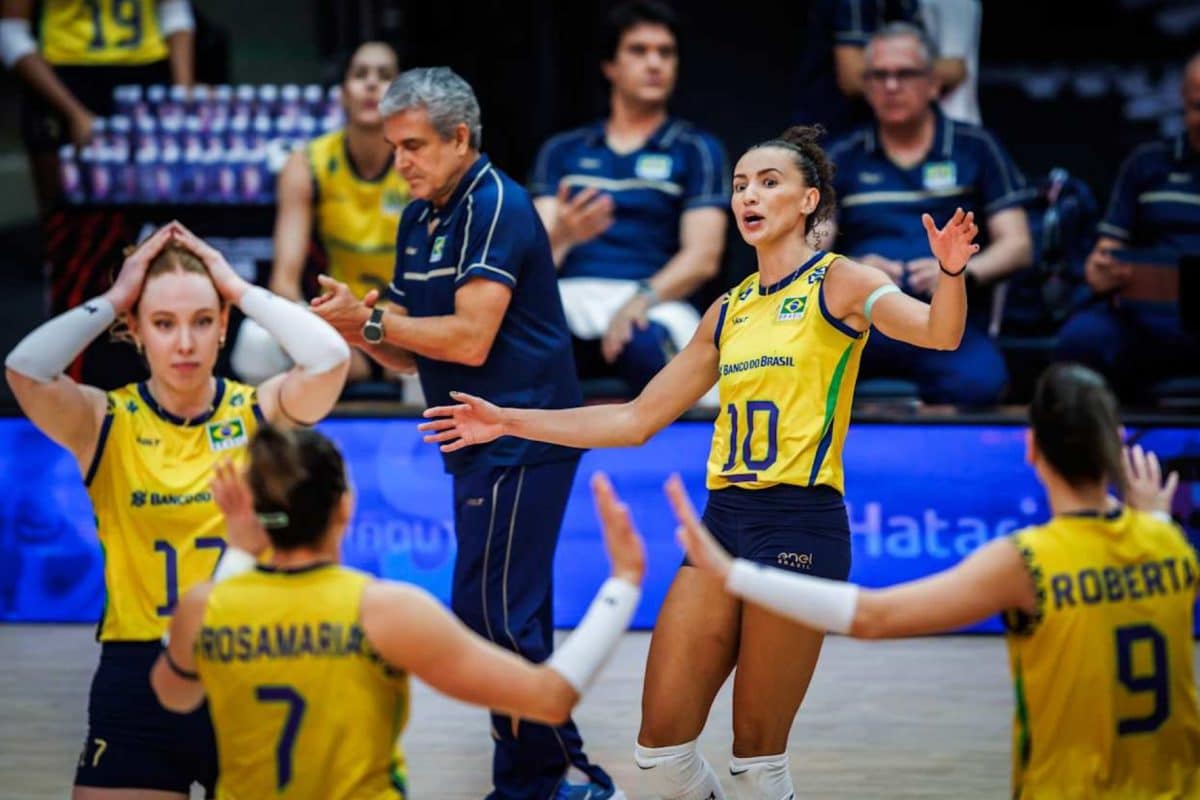 Brasil &eacute; eliminado pela It&aacute;lia e torcida aponta culpada: &ldquo;Pior atua&ccedil;&atilde;o da carreira&rdquo;