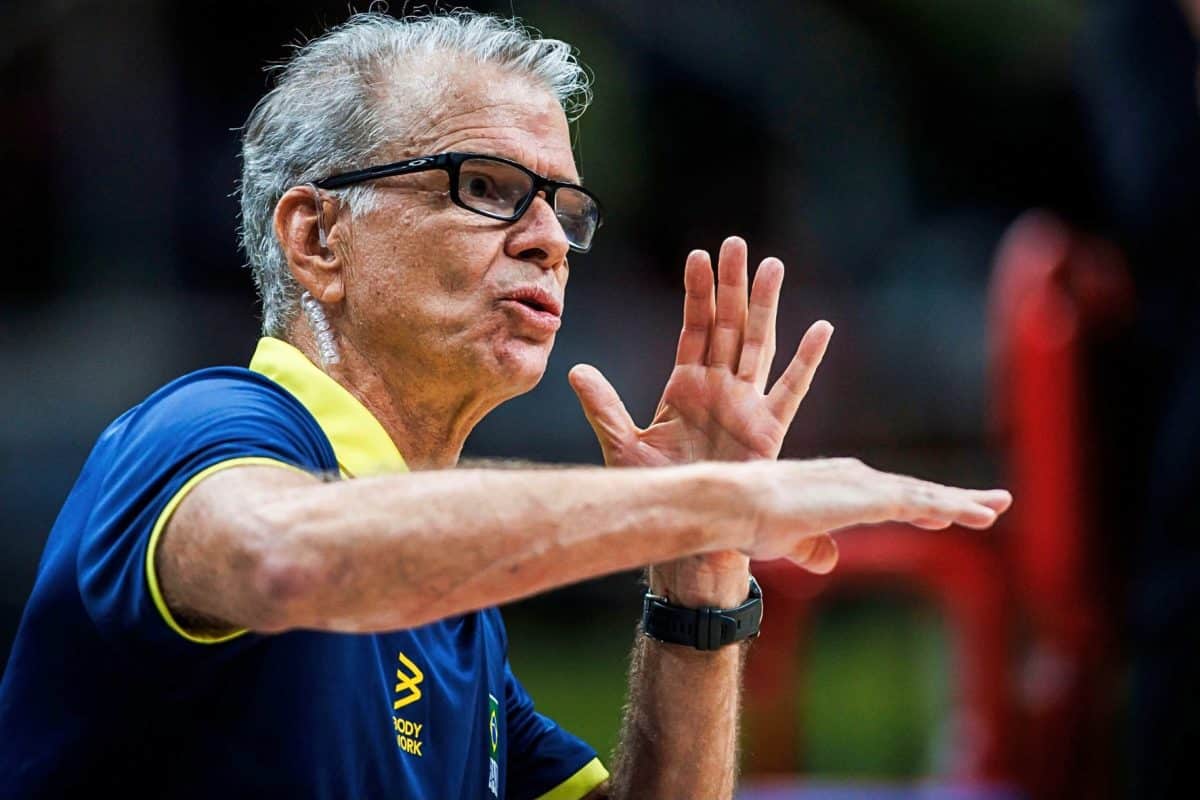 Joia de Bernardinho na Sele&ccedil;&atilde;o entrega o que ningu&eacute;m v&ecirc; do t&eacute;cnico nos treinos