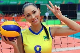 Bicampe&atilde; ol&iacute;mpica, Jaqueline anuncia retorno ao v&ocirc;lei e vai jogar na Superliga Feminina