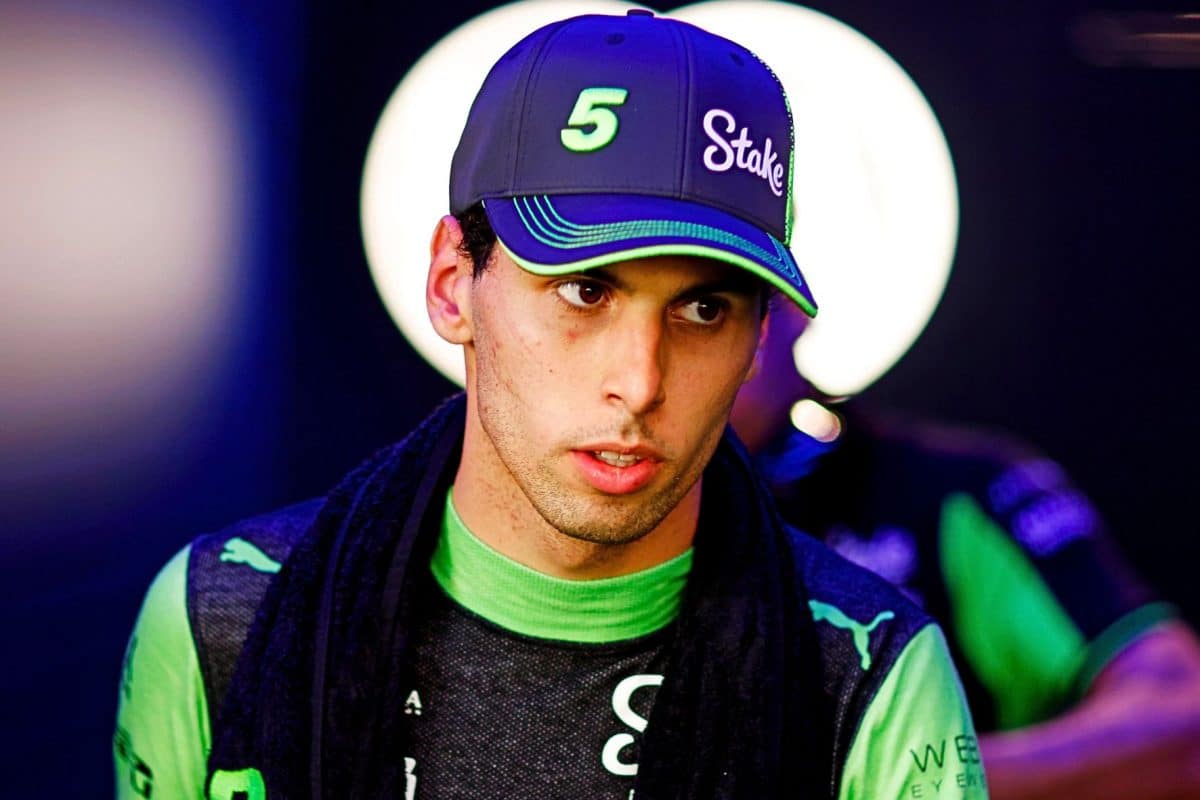 (V&iacute;deo) Gabriel Bortoleto fica pistola ap&oacute;s sair de treino sem completar uma volta